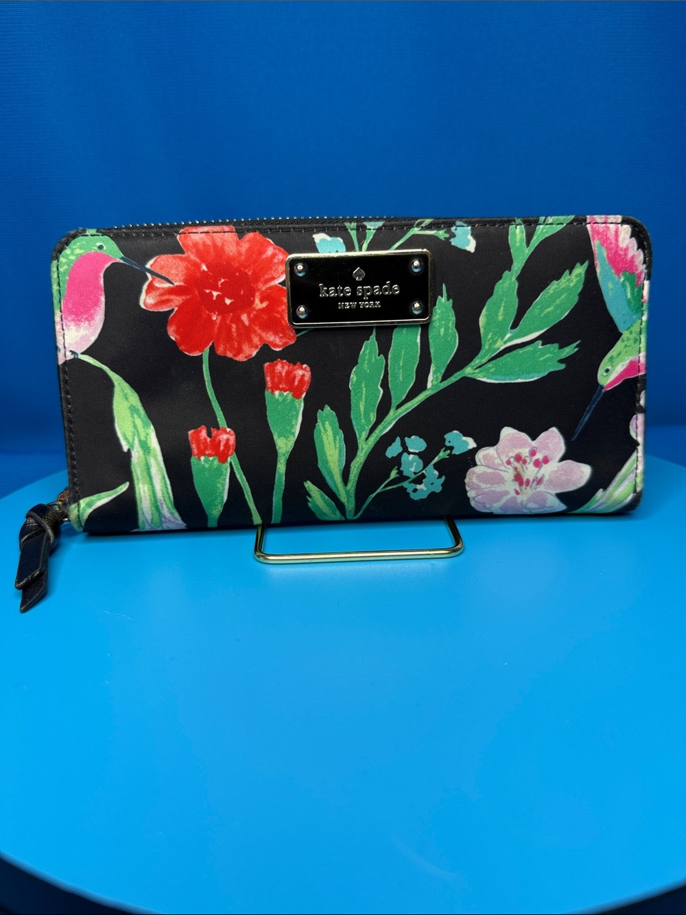 GORGEOUS KATE SPADE NEW YORK WILSON ROAD HUMMINGBIRD & FLORAL ZIP AROUND WALLET